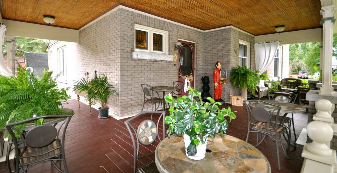 Creighton Manor Inn Bed & Breakfast Orillia Exterior foto